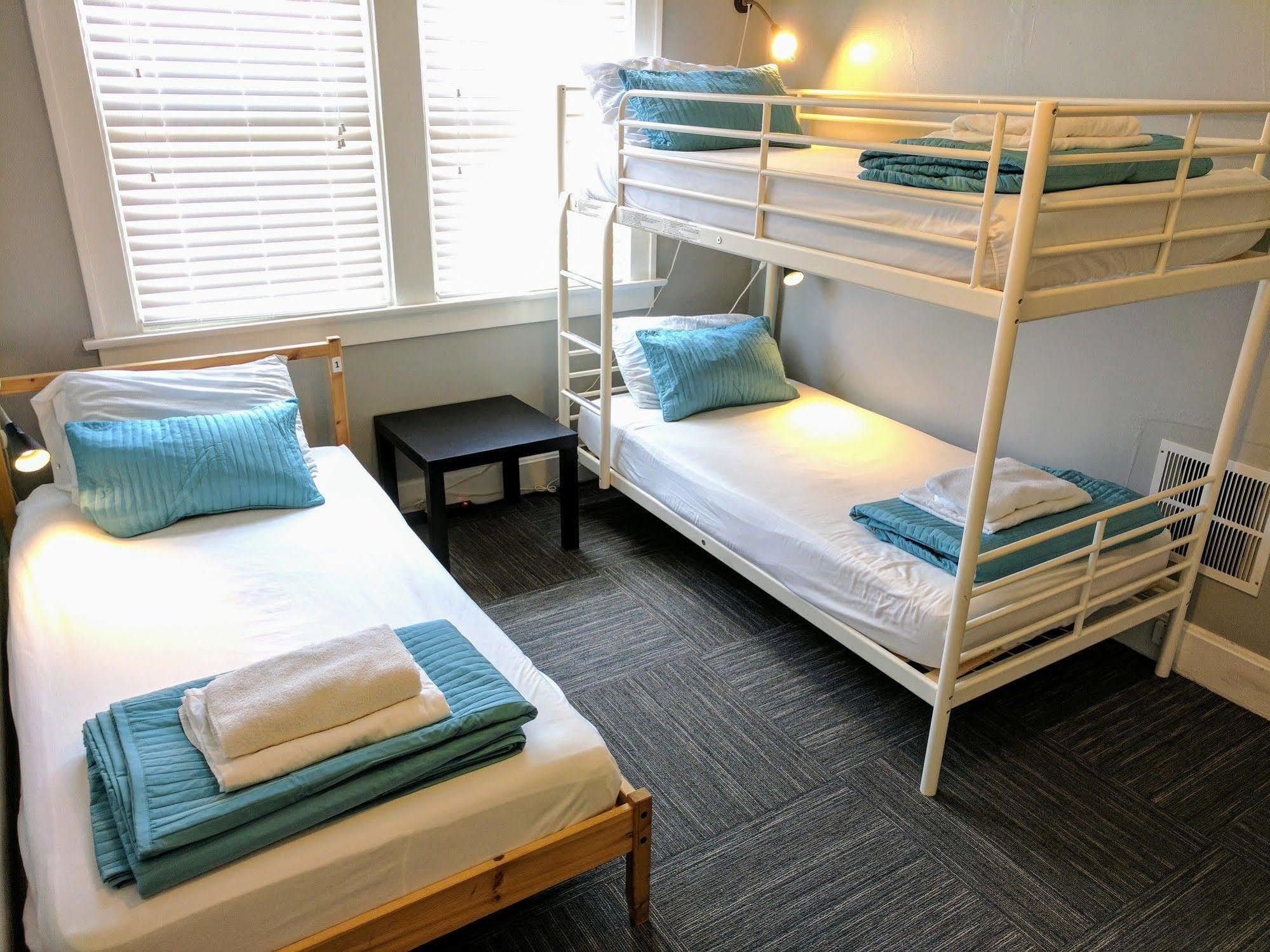 The Wayfaring Buckeye Hostel Columbus Esterno foto